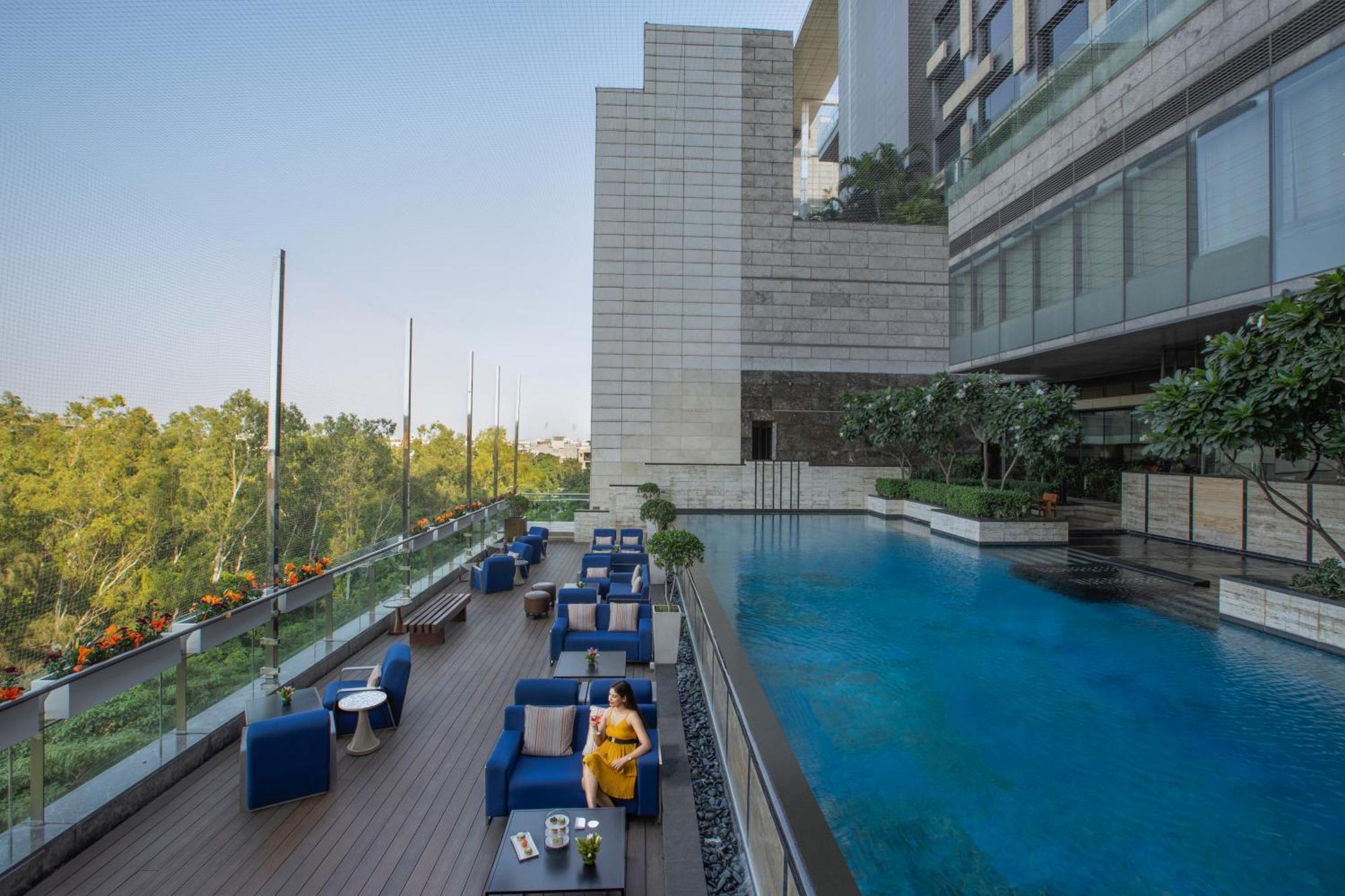The Leela Ambience Convention Hotel Delhi Yeni Delhi Dış mekan fotoğraf The Park, New Delhi