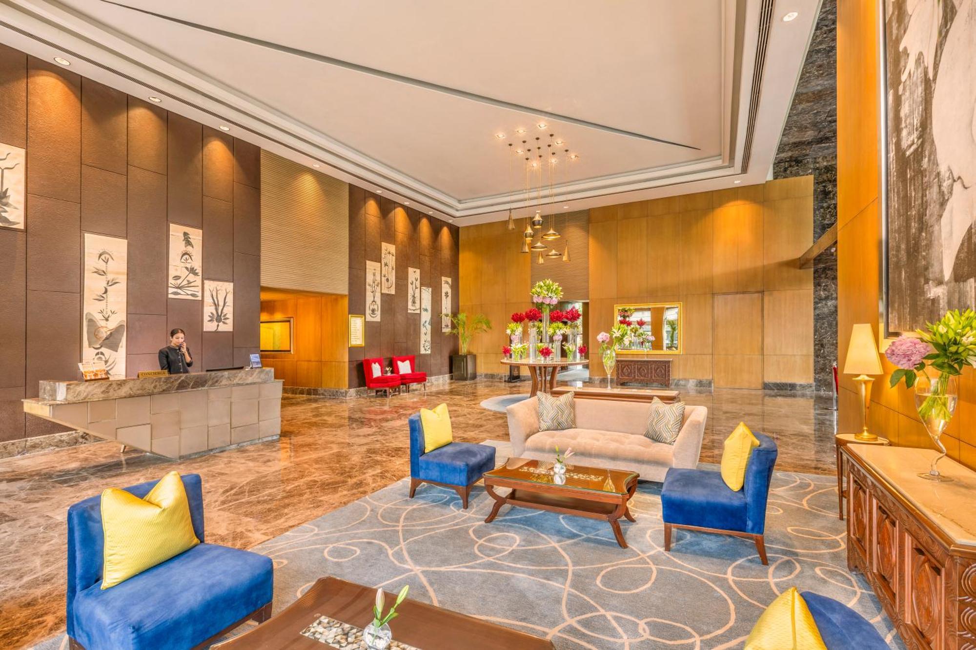 The Leela Ambience Convention Hotel Delhi Yeni Delhi Dış mekan fotoğraf Lobby