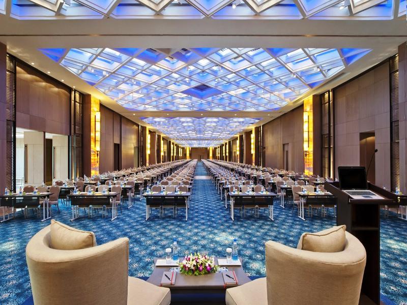 The Leela Ambience Convention Hotel Delhi Yeni Delhi Dış mekan fotoğraf The Grand Ballroom