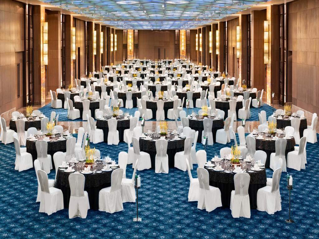 The Leela Ambience Convention Hotel Delhi Yeni Delhi Dış mekan fotoğraf The Grand Ballroom