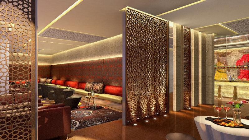 The Leela Ambience Convention Hotel Delhi Yeni Delhi Restoran fotoğraf Interior of the hotel